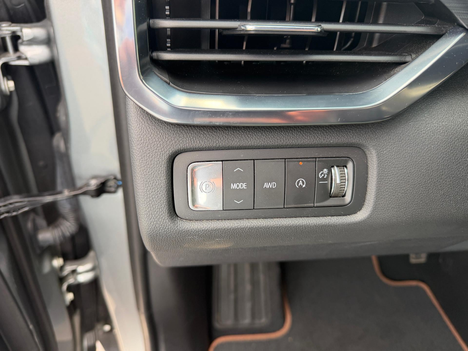 2024 GMC Acadia AT4