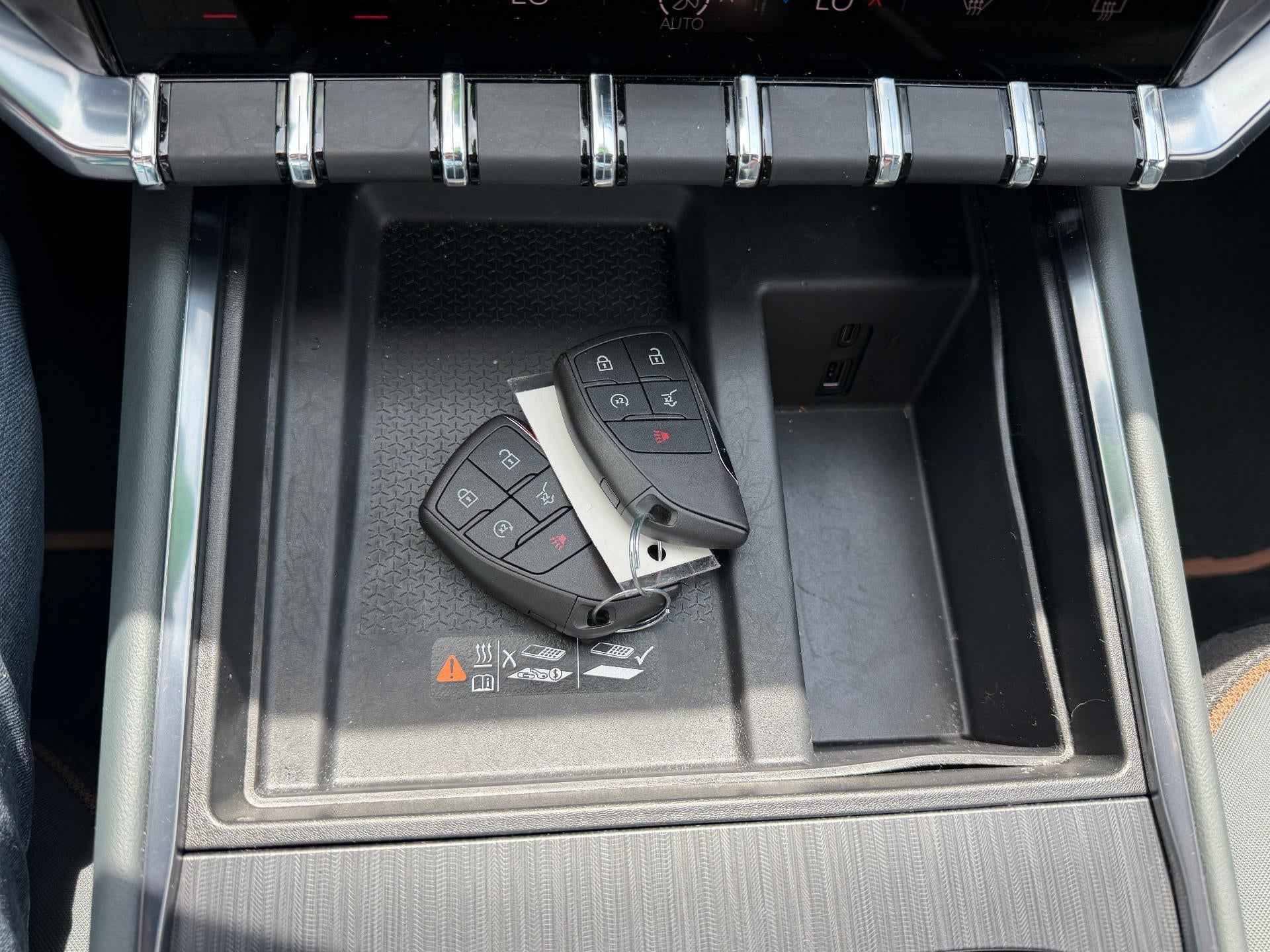 2024 GMC Acadia AT4