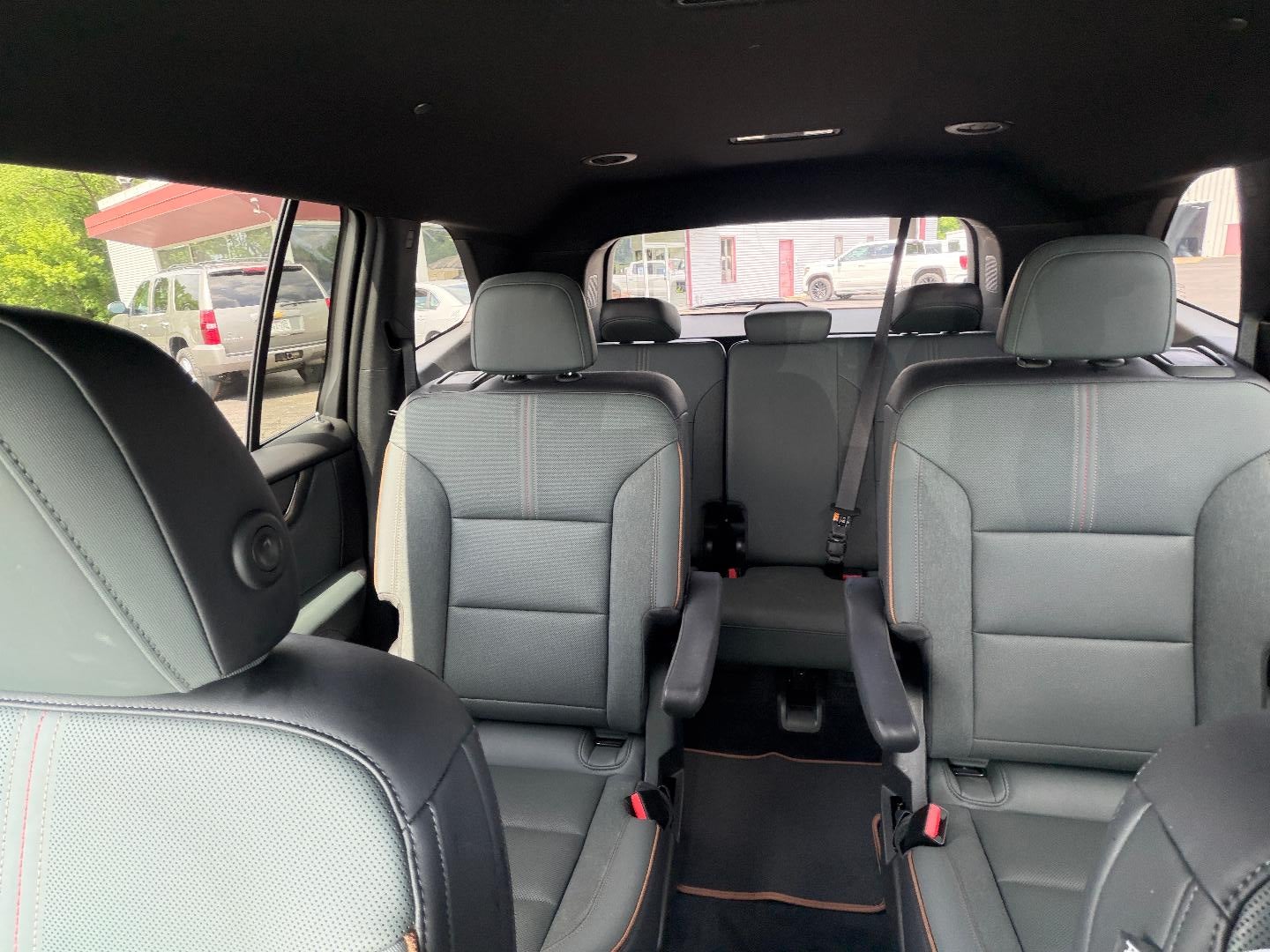 2024 GMC Acadia AT4