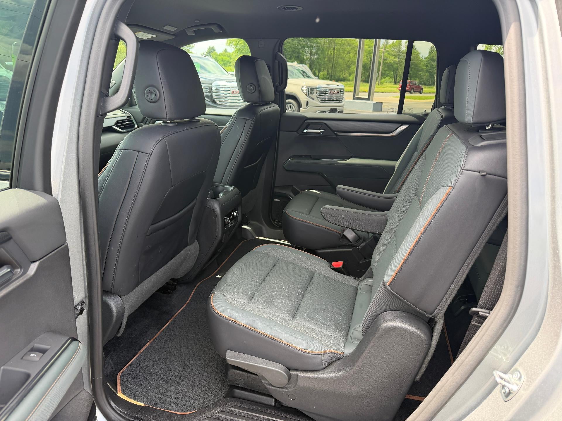 2024 GMC Acadia AT4