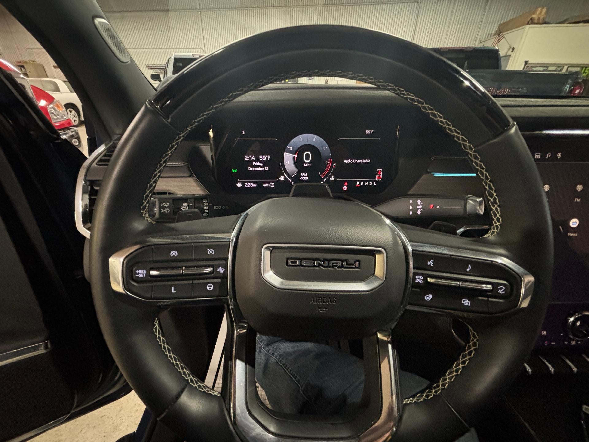 2024 GMC Acadia Denali