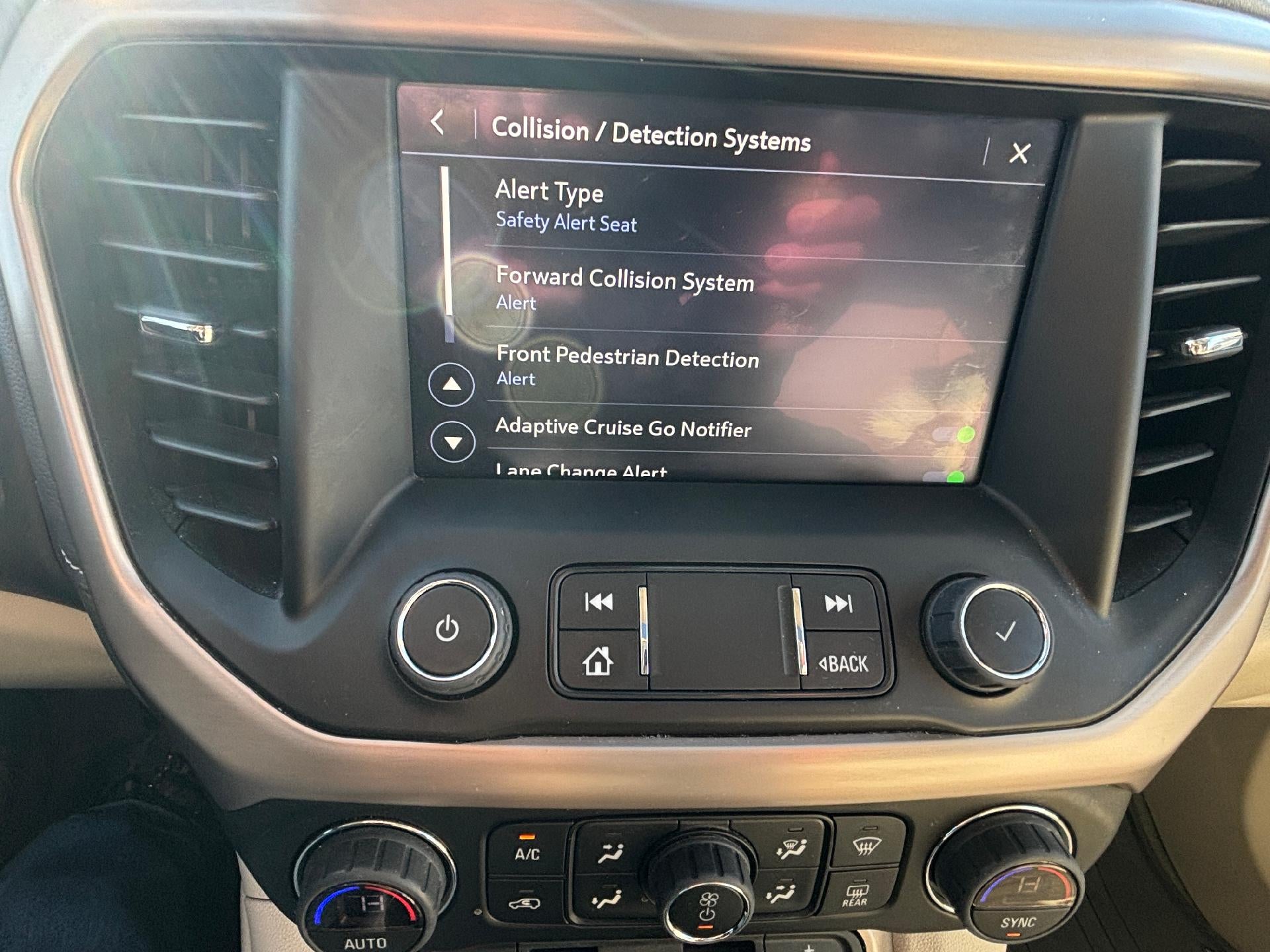 2023 GMC Acadia Denali