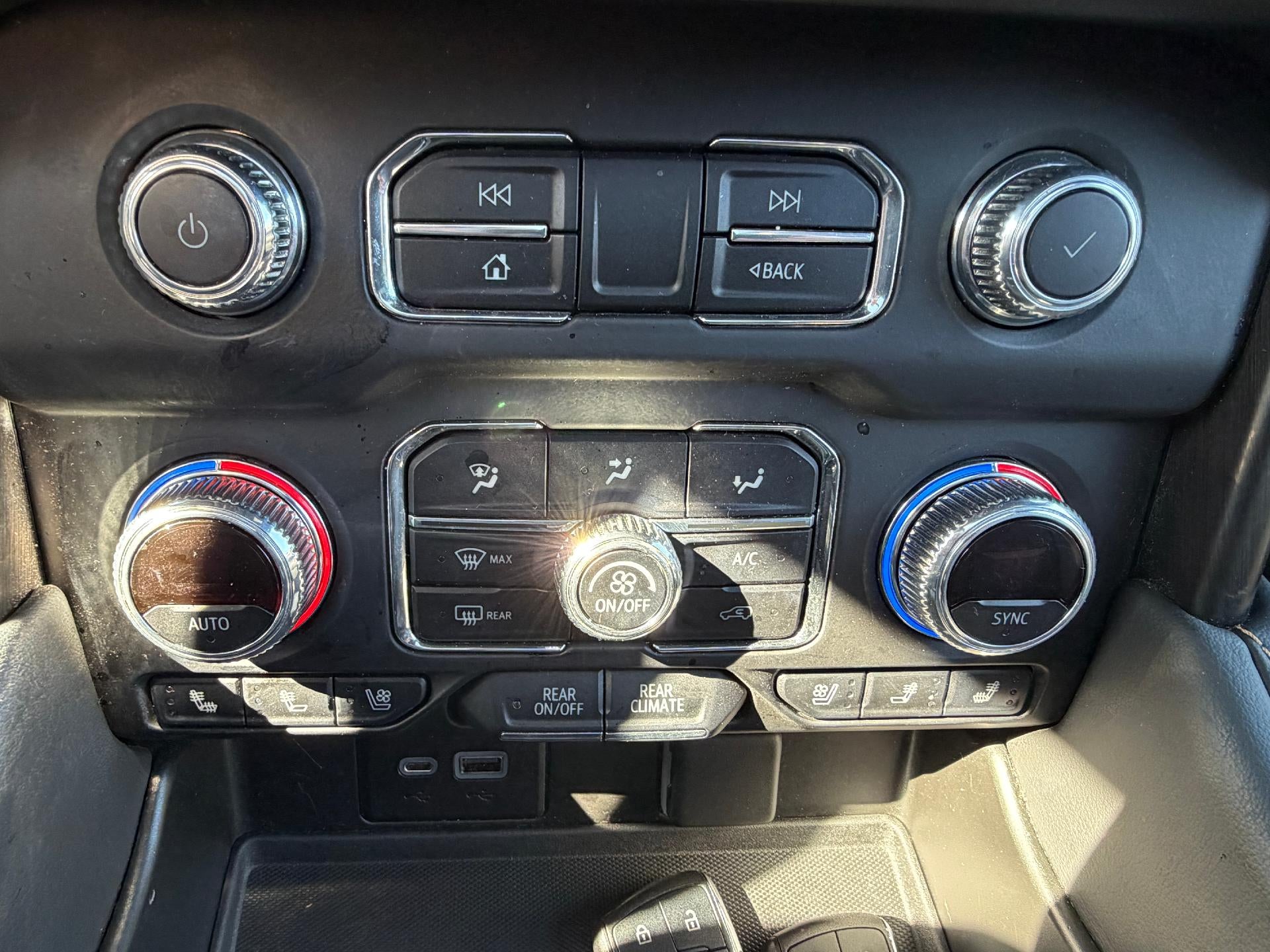 2022 GMC Yukon XL AT4