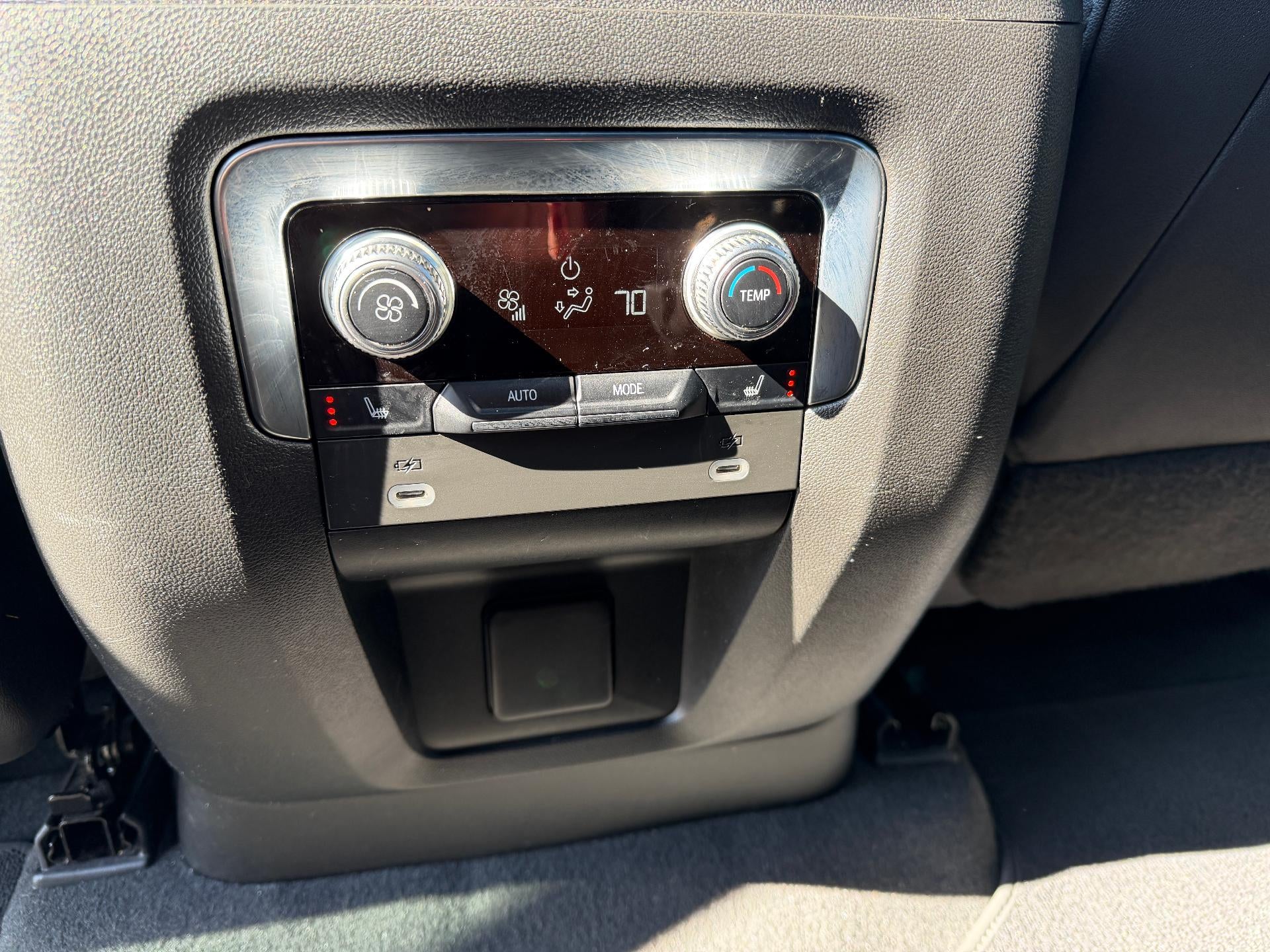 2022 GMC Yukon XL AT4