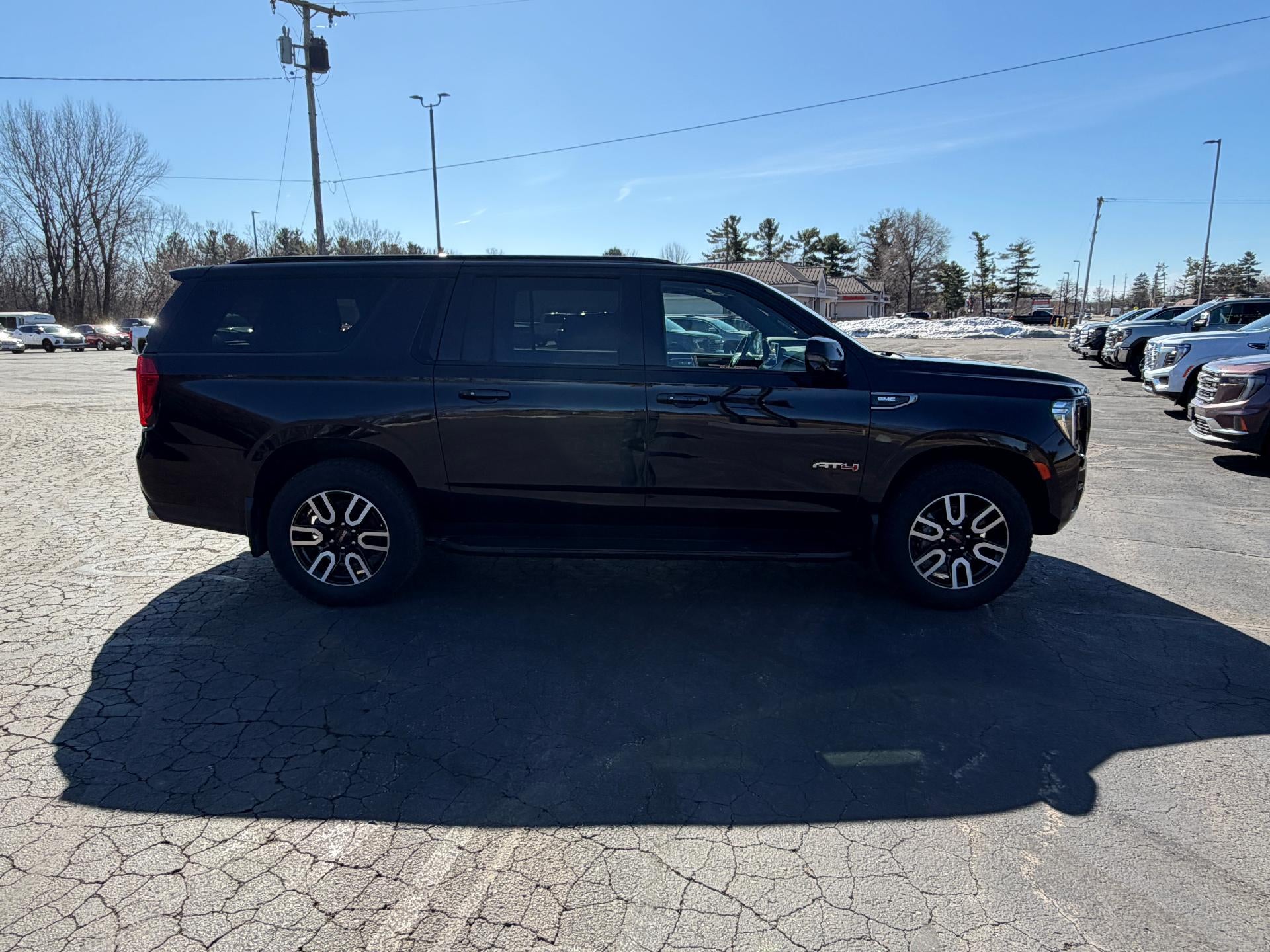 2022 GMC Yukon XL AT4