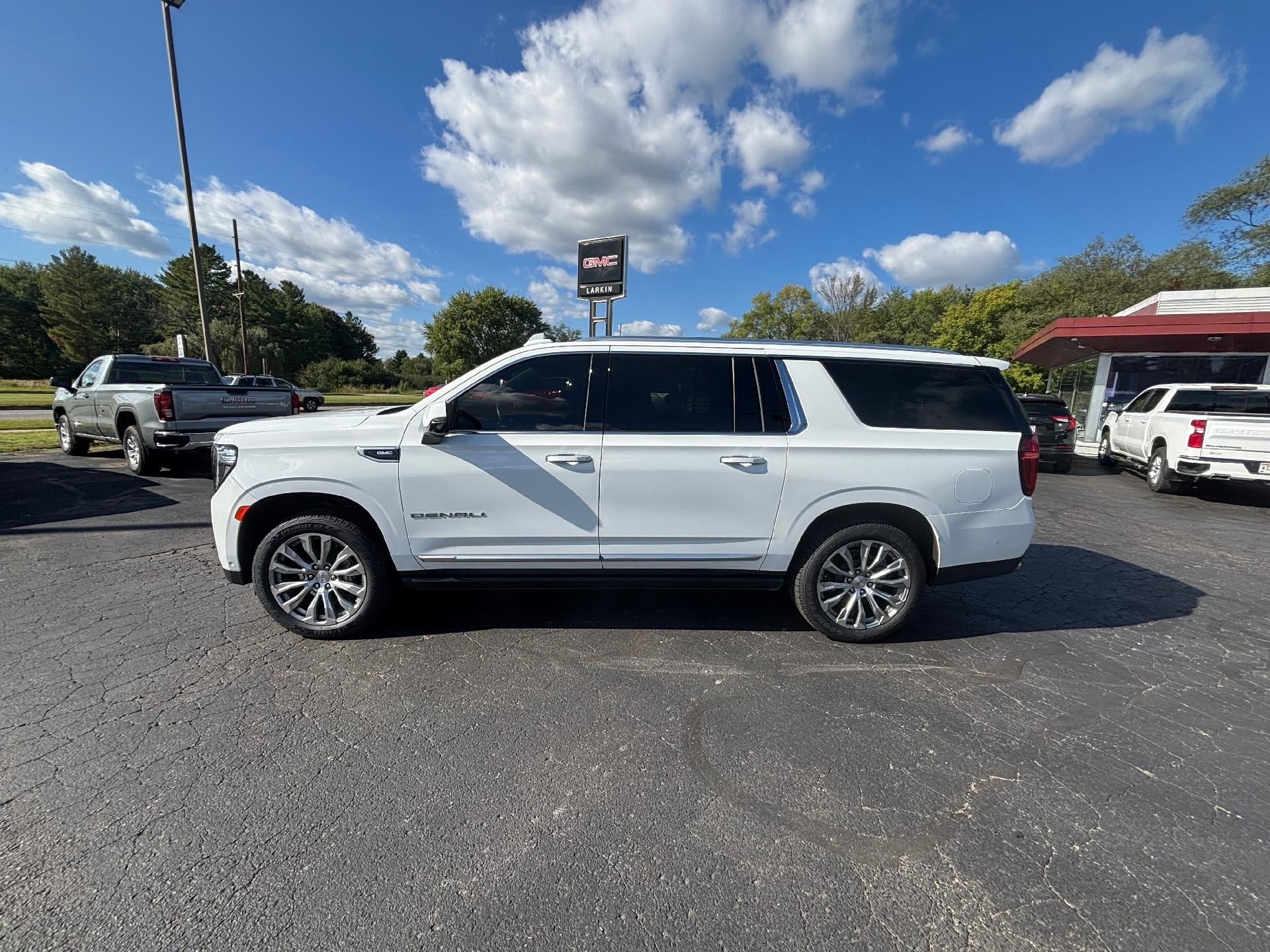 2023 GMC Yukon XL Denali