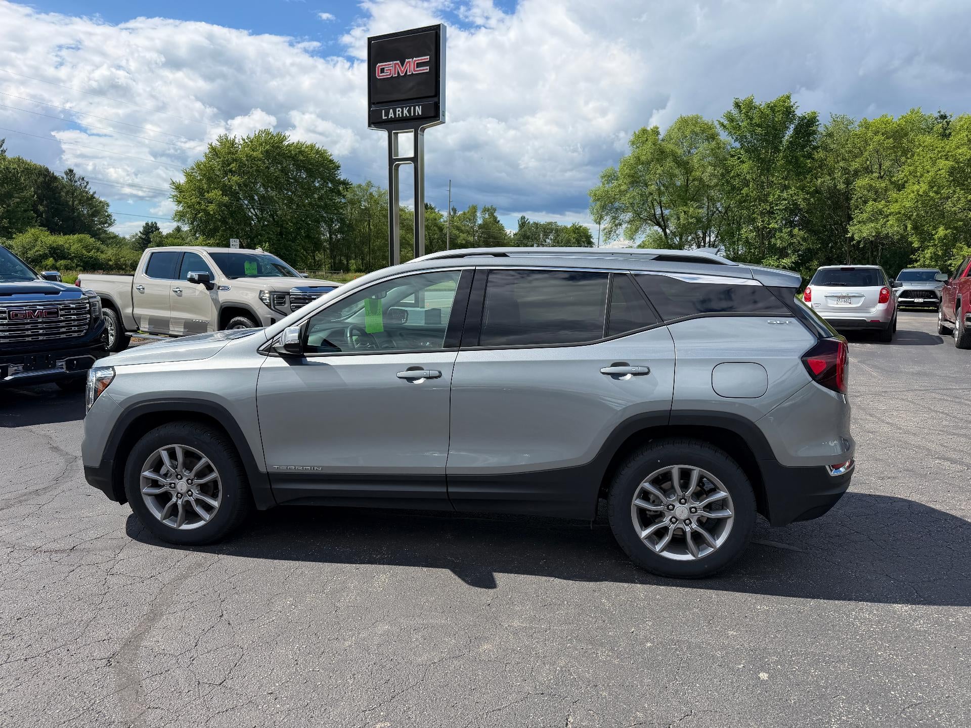 2023 GMC Terrain SLT