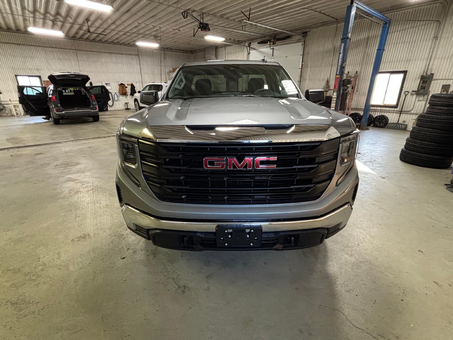 2025 GMC Sierra 1500 Pro