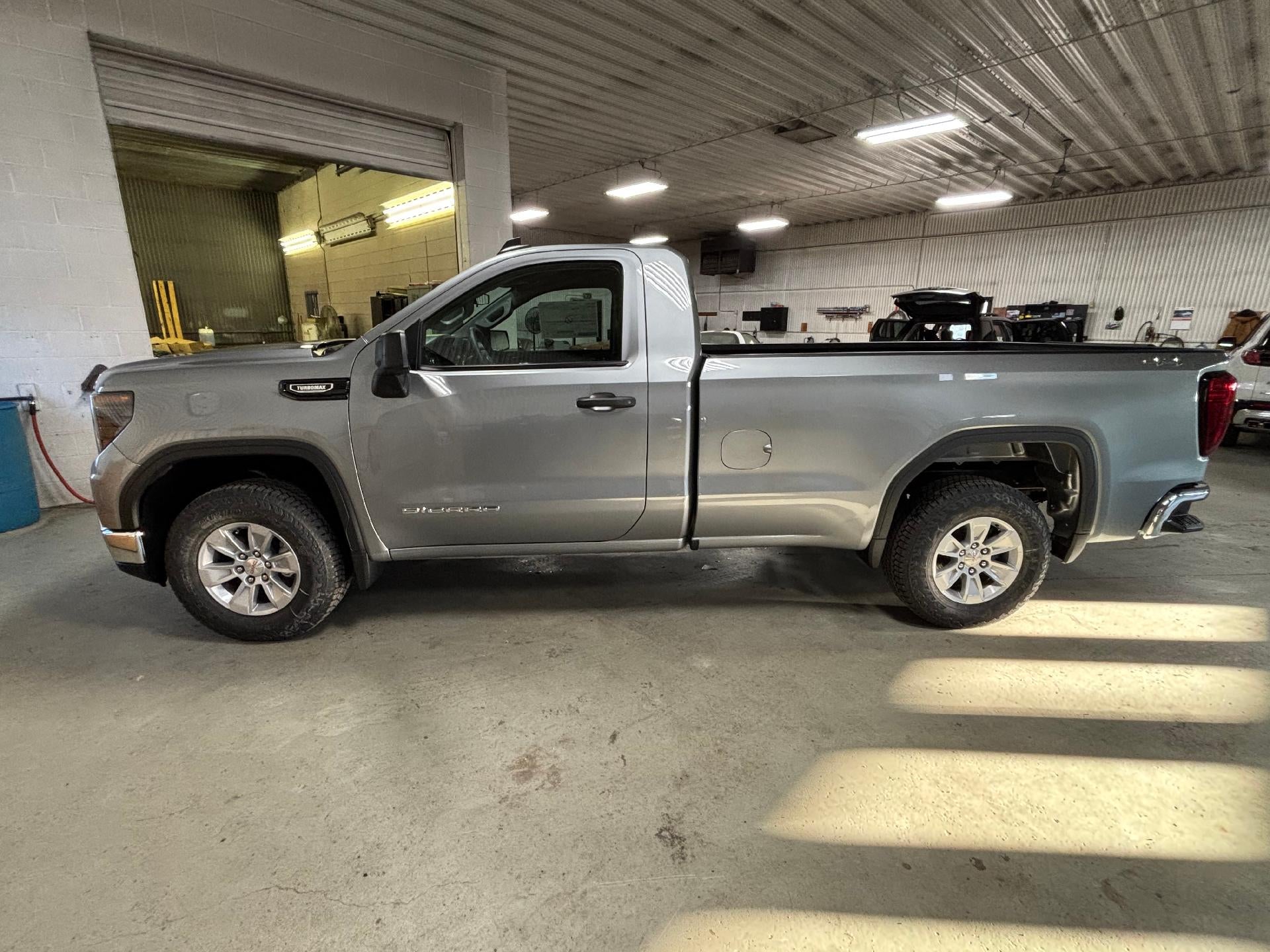 2025 GMC Sierra 1500 Pro